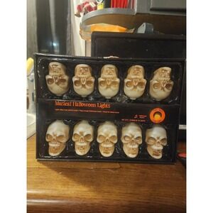 Vintage‎ Gemmy Skull Musical Blinking Halloween Lights, New, Plays "Halloween"